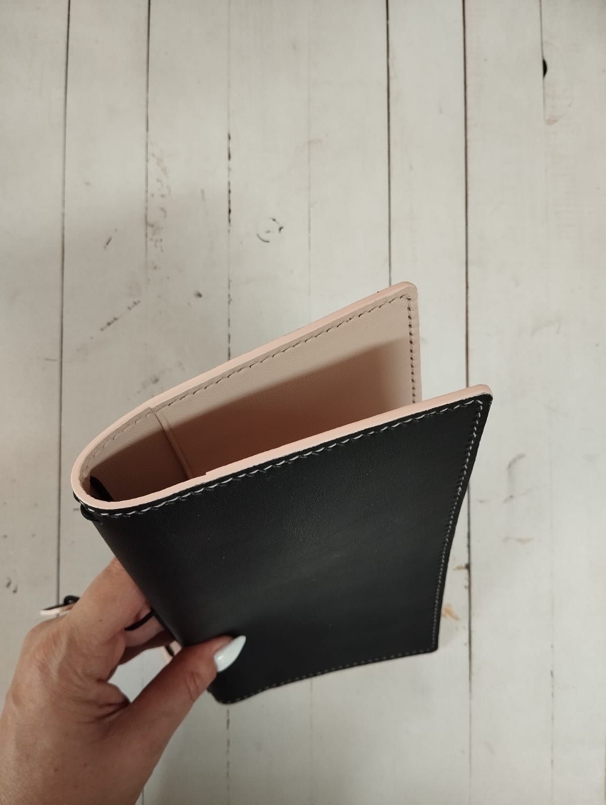 The Prestige Travelers Notebook: Raven & Light Pink