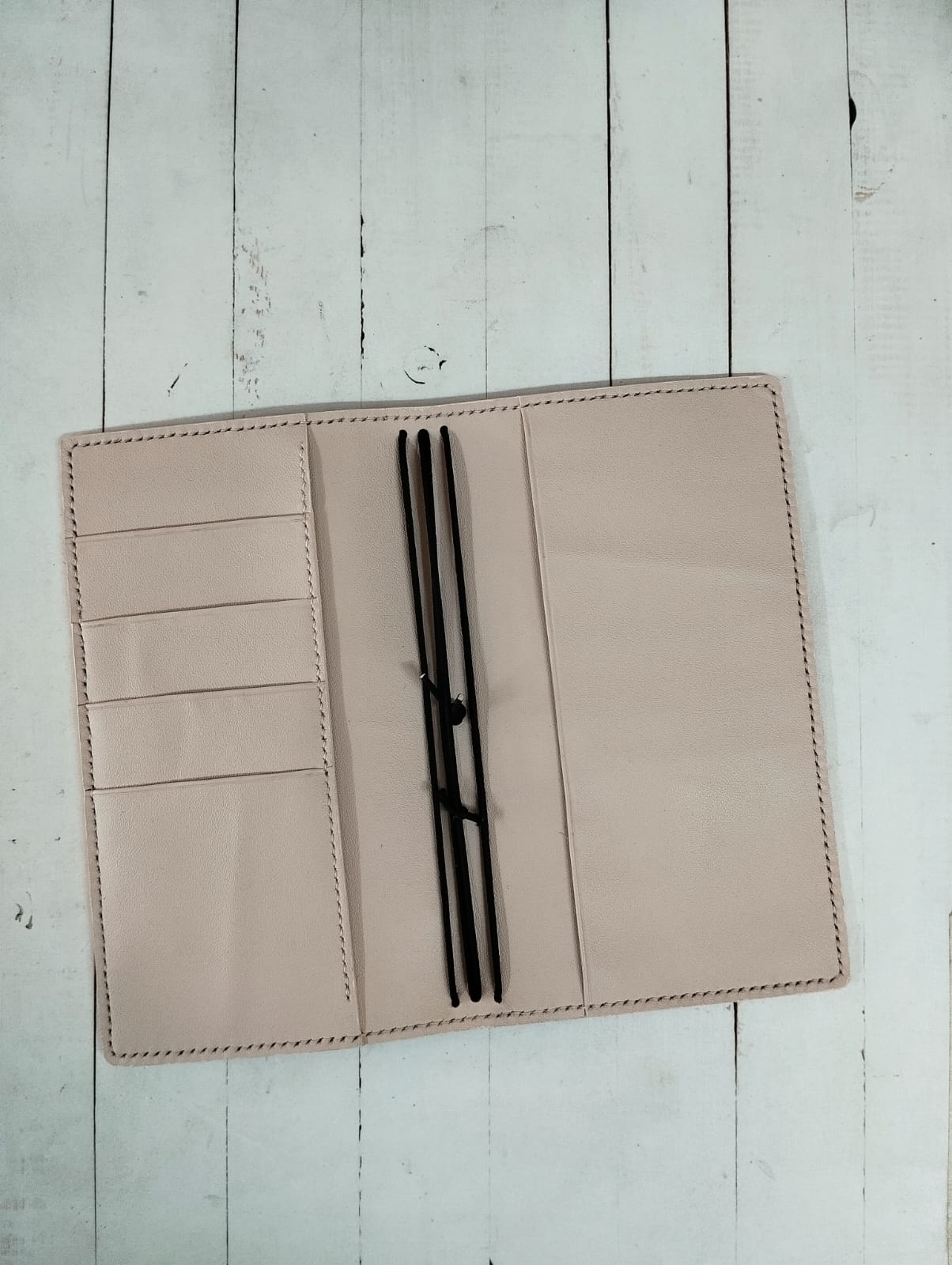 The Prestige Travelers Notebook: Raven & Light Pink