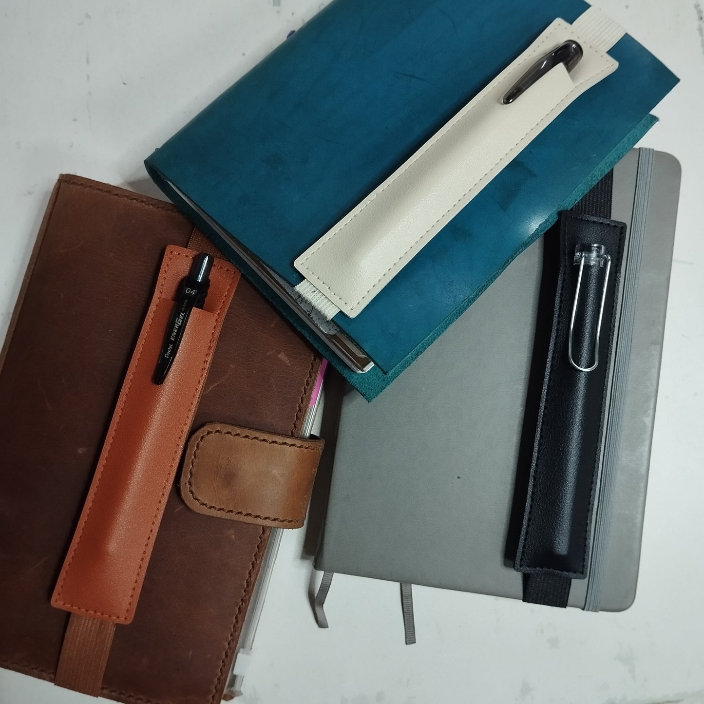 NotebookNest Pen holder